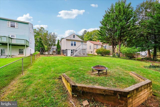 427 MCARTHUR DR, Rockville, MD 20850