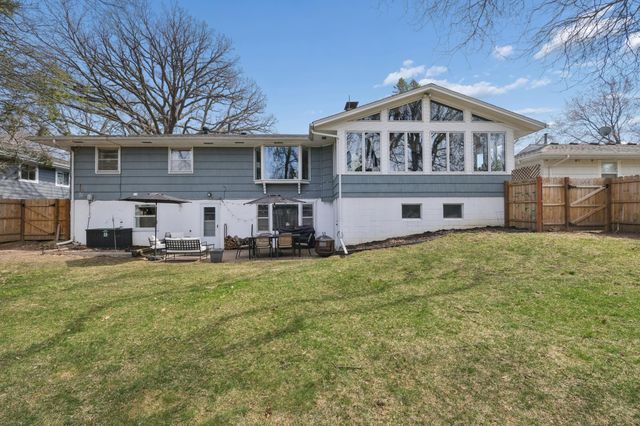 6332 Wilryan Avenue, Edina, MN 55439