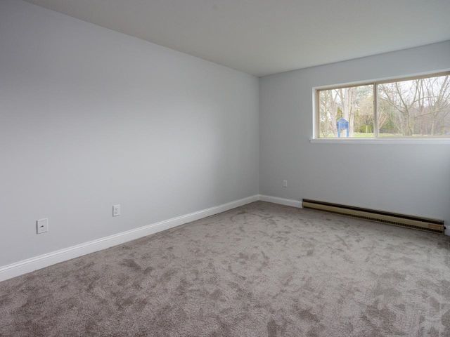 92 Quarry Hill Rd Apt 11, South Burlington, VT 05403