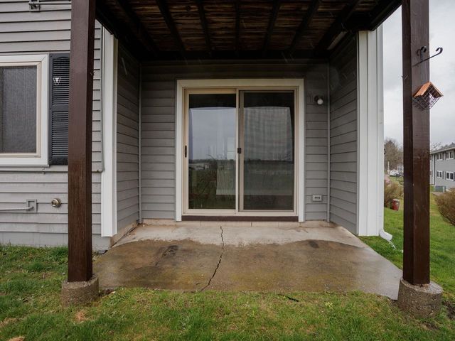 92 Quarry Hill Rd Apt 11, South Burlington, VT 05403