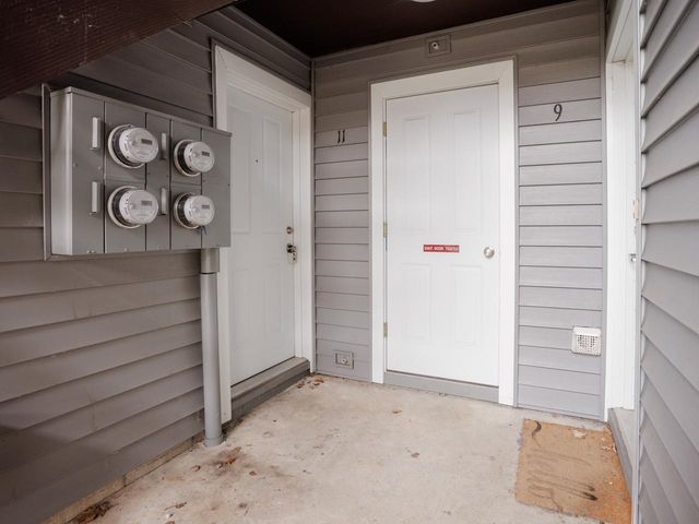 92 Quarry Hill Rd Apt 11, South Burlington, VT 05403