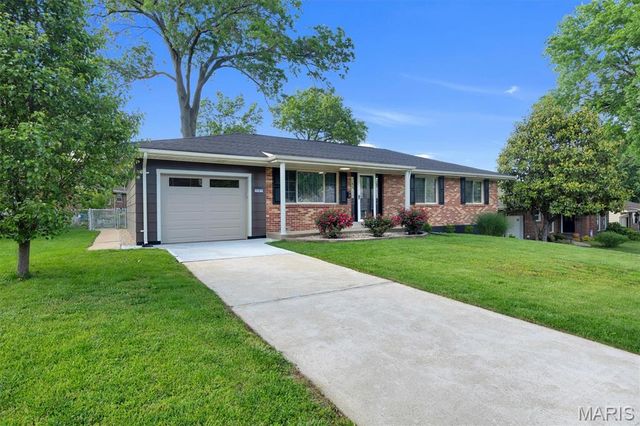 2261 Eleanor Kay Drive, Mehlville, MO 63125