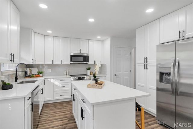 2261 Eleanor Kay Drive, Mehlville, MO 63125