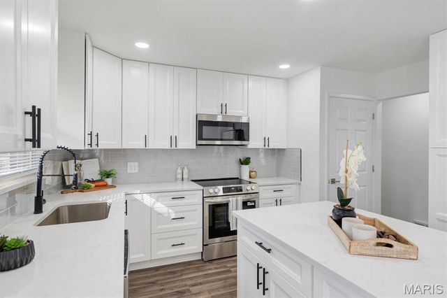 2261 Eleanor Kay Drive, Mehlville, MO 63125