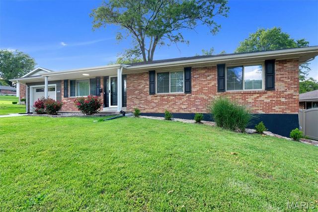 2261 Eleanor Kay Drive, Mehlville, MO 63125