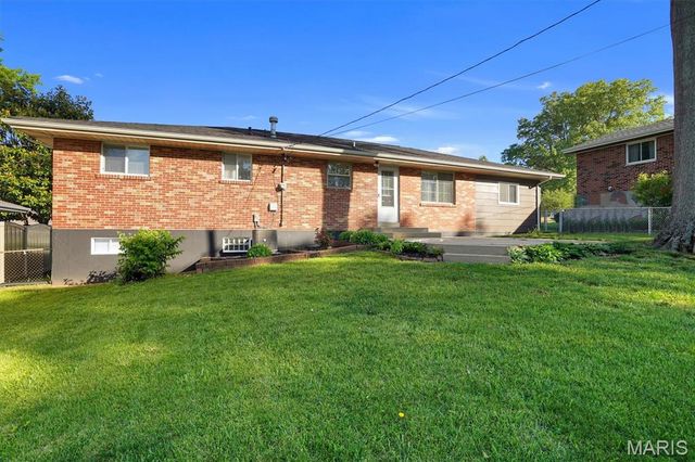 2261 Eleanor Kay Drive, Mehlville, MO 63125