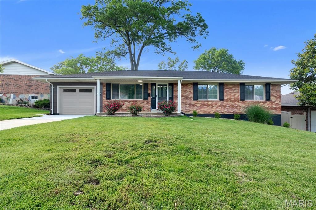 2261 Eleanor Kay Drive, Mehlville, MO 63125