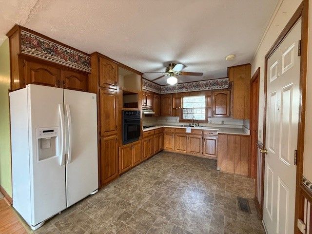 404 Ann St, Paris, TN 38242