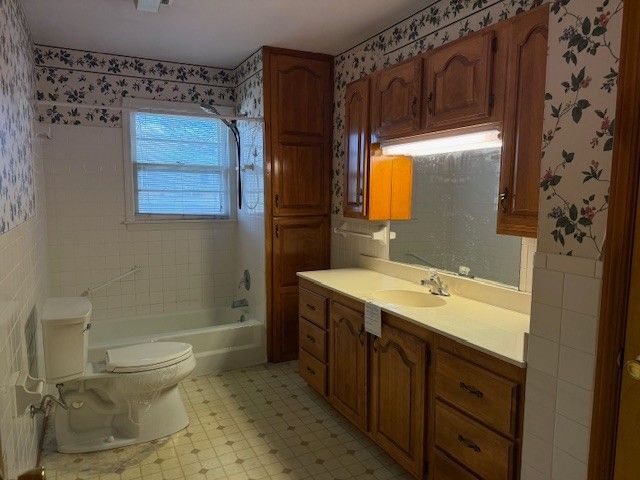 404 Ann St, Paris, TN 38242