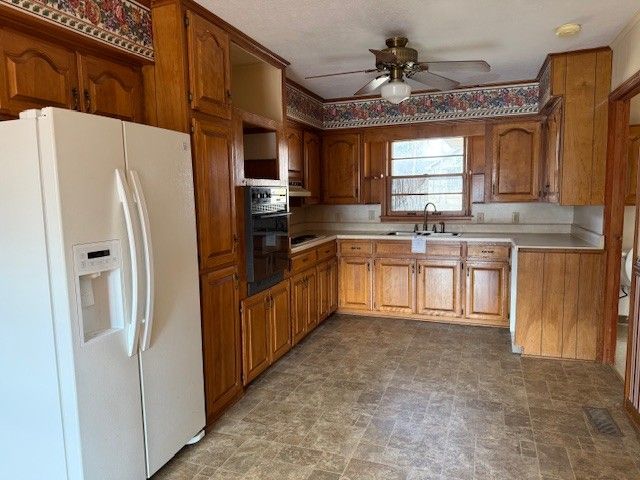 404 Ann St, Paris, TN 38242