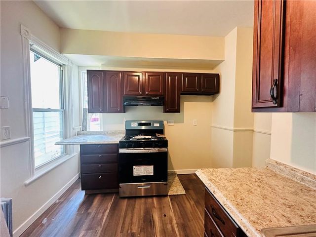 32 Hooker Avenue, Poughkeepsie, NY 12601
