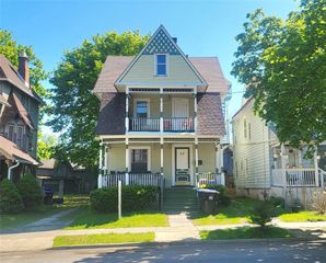 32 Hooker Avenue, Poughkeepsie, NY 12601