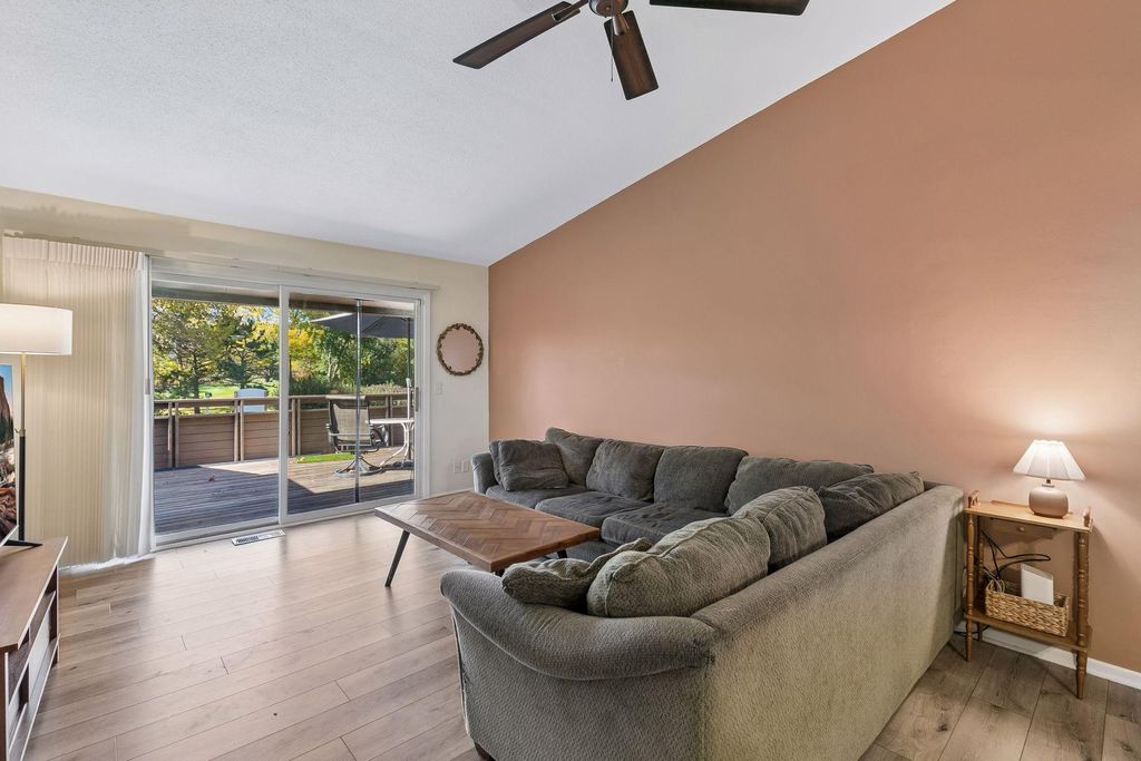 52 Birnamwood Drive, Burnsville, MN 55337 — photo 4
