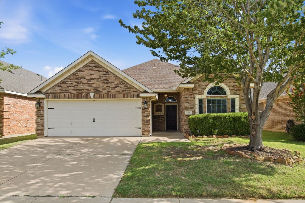 8209 Trinity Vista Trail, Fort Worth, TX 76053 — exterior