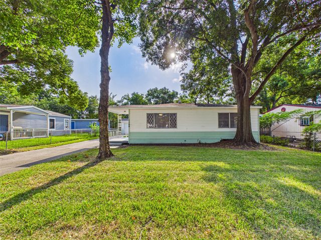 1100 12th Street N, Texas City, TX 77590