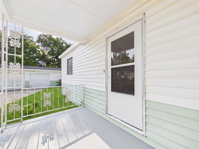 1100 12th Street N, Texas City, TX 77590