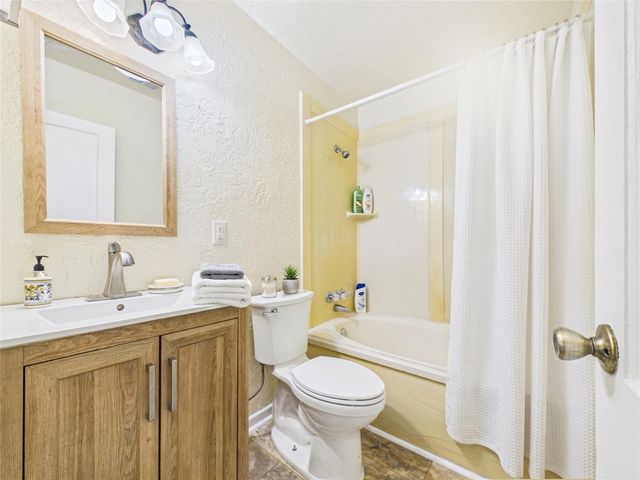 1100 12th Street N, Texas City, TX 77590