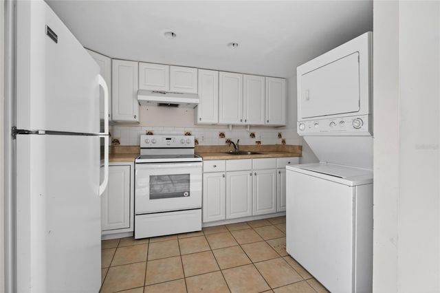 5916 VILLAGE CIRCLE 5916, Orlando, FL 32822