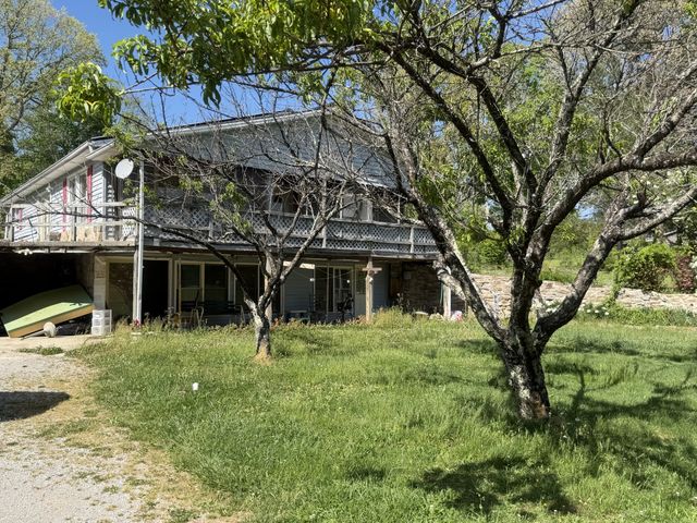 200 Rattlesnake Rd, Mcminnville, TN 37110