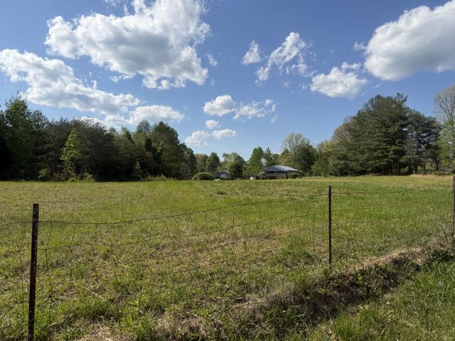 200 Rattlesnake Rd, Mcminnville, TN 37110