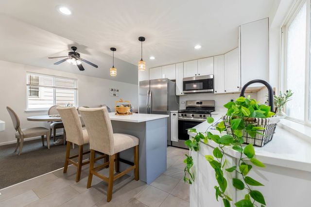 10029 S Wentworth Avenue, Chicago, IL 60628