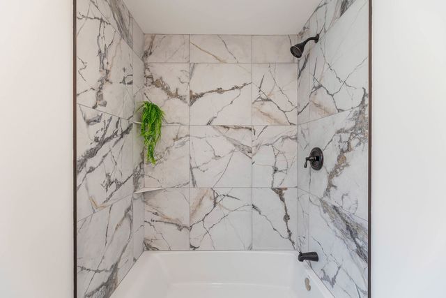 10029 S Wentworth Avenue, Chicago, IL 60628