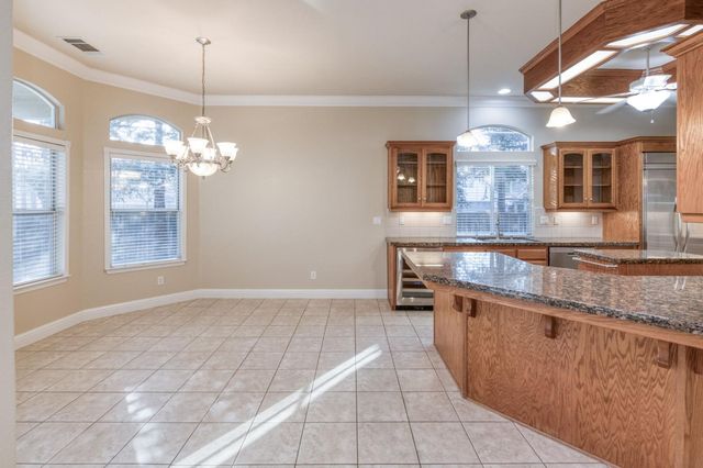 366 W Warwick Avenue, Clovis, CA 93619