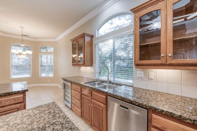 366 W Warwick Avenue, Clovis, CA 93619