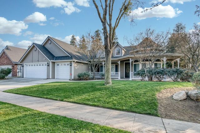 366 W Warwick Avenue, Clovis, CA 93619