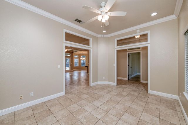 366 W Warwick Avenue, Clovis, CA 93619