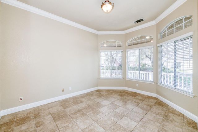 366 W Warwick Avenue, Clovis, CA 93619