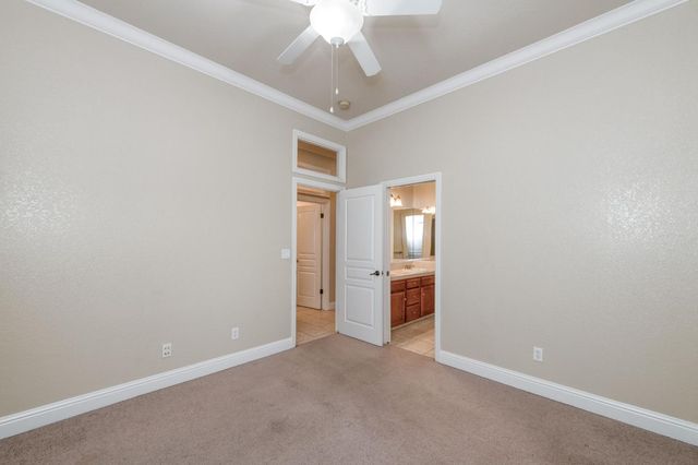 366 W Warwick Avenue, Clovis, CA 93619