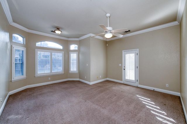 366 W Warwick Avenue, Clovis, CA 93619