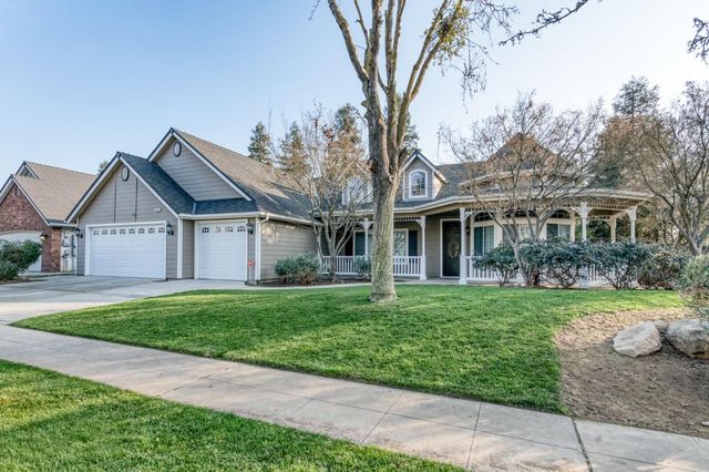 366 W Warwick Avenue, Clovis, CA 93619