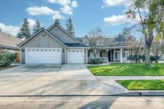 366 W Warwick Avenue, Clovis, CA 93619