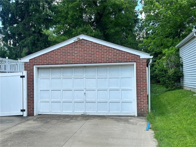 307 E Garfield Ave, New Castle, PA 16105