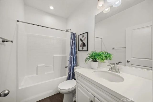 17044 Cerritos, Fontana, CA 92336