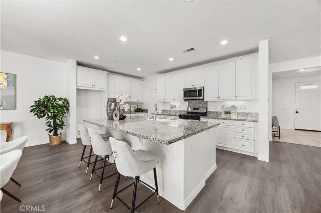 17044 Cerritos, Fontana, CA 92336