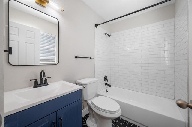 425 2ND STREET N, St Petersburg, FL 33701