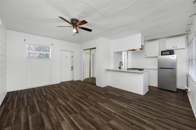 425 2ND STREET N, St Petersburg, FL 33701