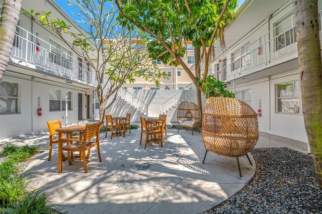 425 2ND STREET N, St Petersburg, FL 33701