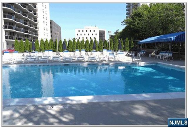 2077 Center Avenue 7G, Fort Lee, NJ 07024