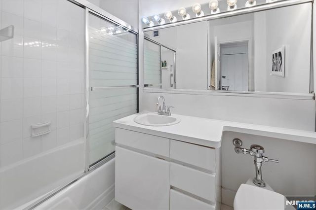2077 Center Avenue 7G, Fort Lee, NJ 07024