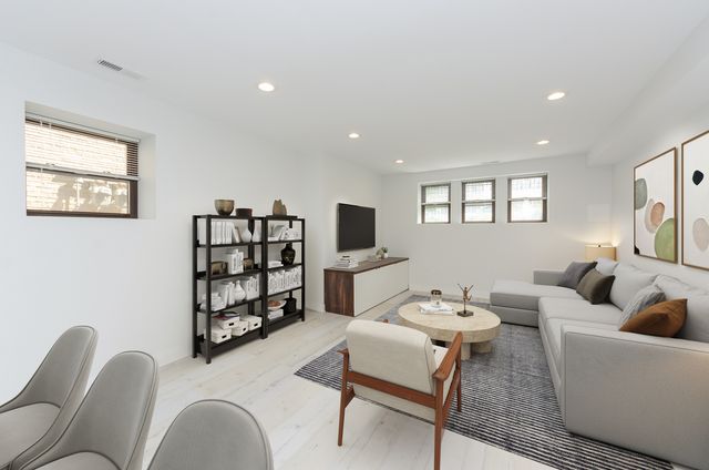 3630 N Kimball Avenue G, Chicago, IL 60618