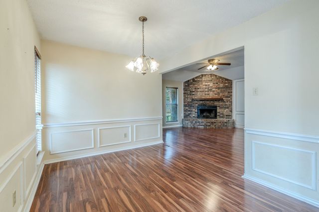 2119 Turf Club Drive, Arlington, TX 76017