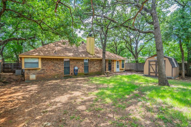 2119 Turf Club Drive, Arlington, TX 76017