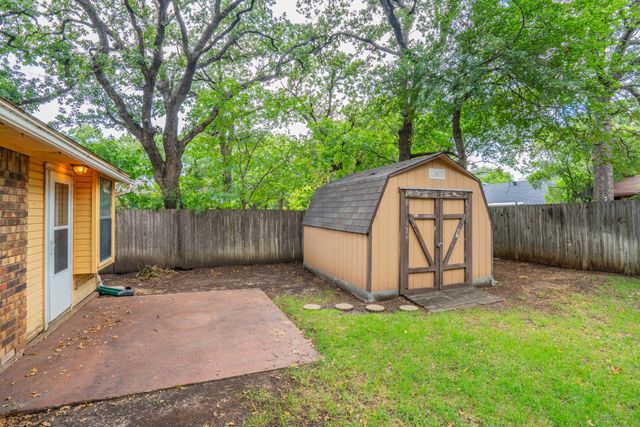 2119 Turf Club Drive, Arlington, TX 76017