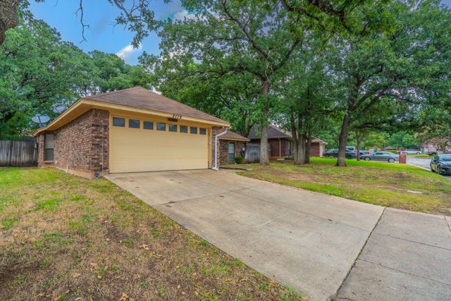 2119 Turf Club Drive, Arlington, TX 76017