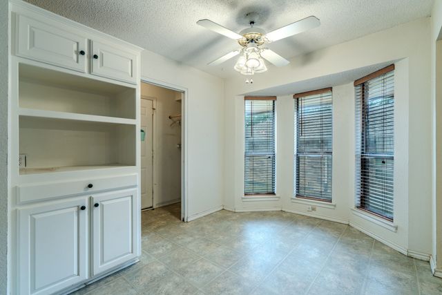 2119 Turf Club Drive, Arlington, TX 76017