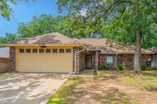 2119 Turf Club Drive, Arlington, TX 76017